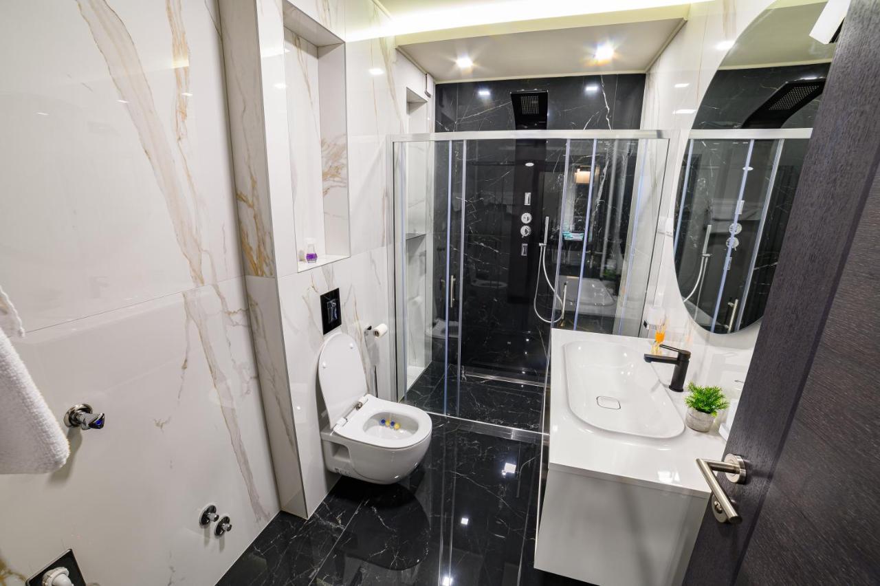 Apartmani Milanovic 비옐리나 외부 사진